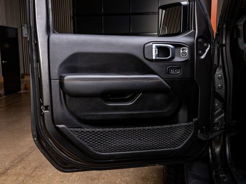 Used 2021 Jeep Gladiator Overland AWD/4WD image 35