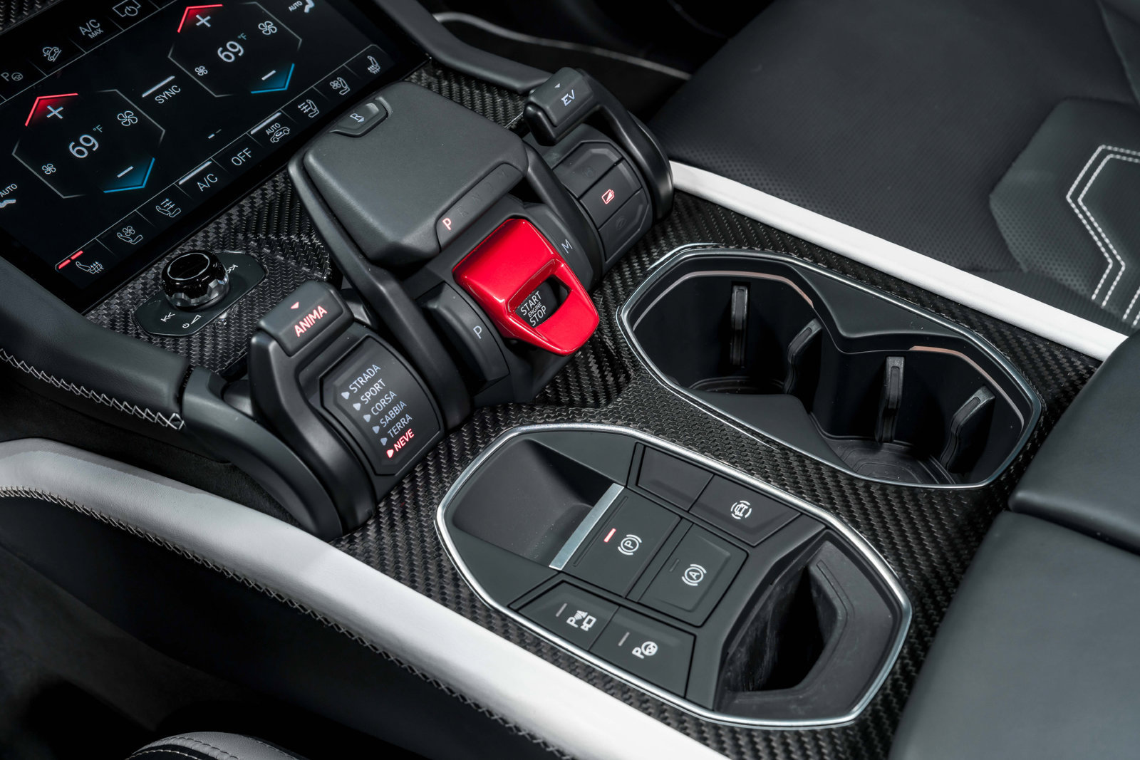Used 2025 Lamborghini Urus SE AWD/4WD image 29
