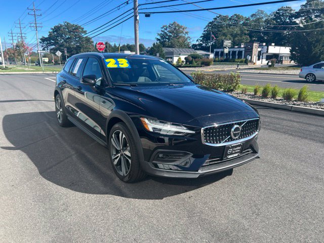 Used 2023 Volvo V60 B5 Cross Country Plus w/ Climate Package AWD/4WD image 6