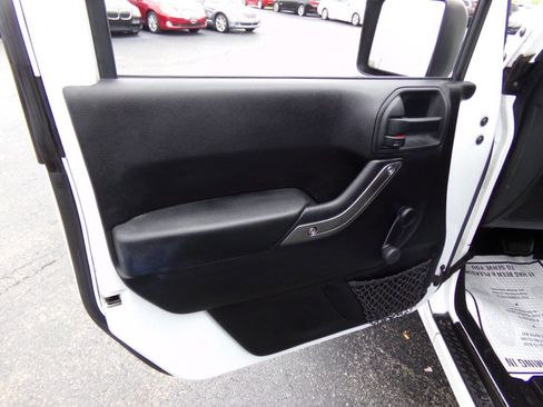Used 2015 Jeep Wrangler Sport AWD/4WD image 33