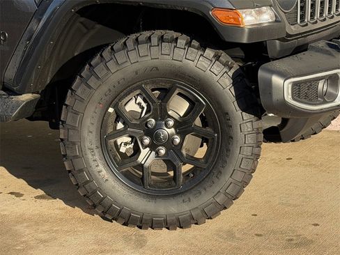 New 2025 Jeep Gladiator Sport image 8