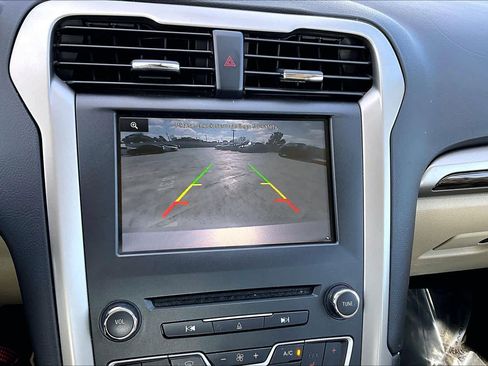 Used 2016 Ford Fusion SE w/ Equipment Group 202A image 26