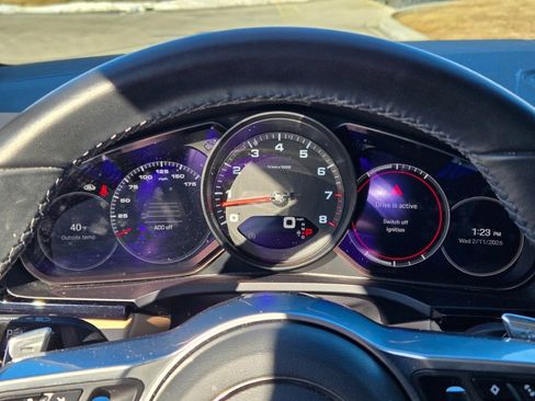 Certified 2023 Porsche Cayenne Platinum Edition image 28