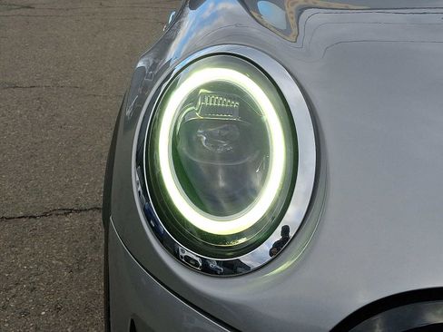 Certified 2024 MINI Cooper S image 9