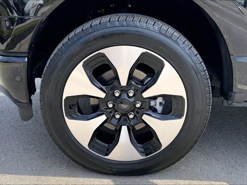 Used 2023 Ford F150 Lightning Platinum AWD/4WD image 9