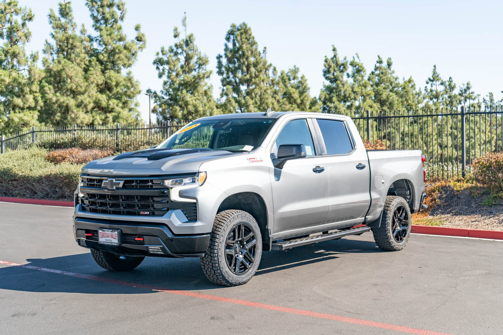 Used 2023 Chevrolet Silverado 1500 LT Trail Boss AWD/4WD image 3