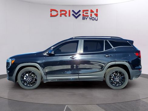 Used 2023 GMC Terrain SLE w/ Elevation Edition image 2