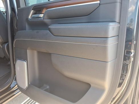 Used 2024 GMC Sierra 2500 Denali w/ Denali Reserve Package image 15