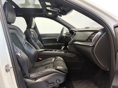 Used 2019 Volvo XC90 T6 R-Design AWD/4WD image 17