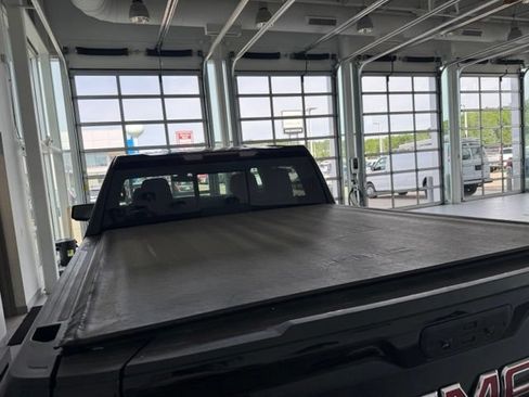 Used 2022 GMC Sierra 1500 AT4 w/ AT4 Premium Package AWD/4WD image 35