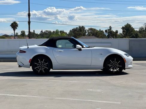 Used 2025 MAZDA MX-5 Miata Grand Touring RWD image 31