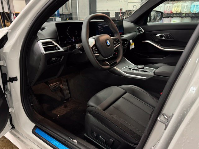 Used 2026 BMW 330i xDrive Sedan w/ Premium Package AWD/4WD image 17