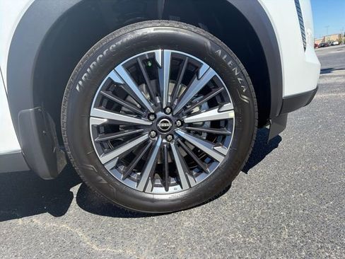 New 2026 Nissan Pathfinder Platinum AWD/4WD image 9