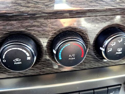 Used 2011 Jeep Liberty Limited Jet image 23