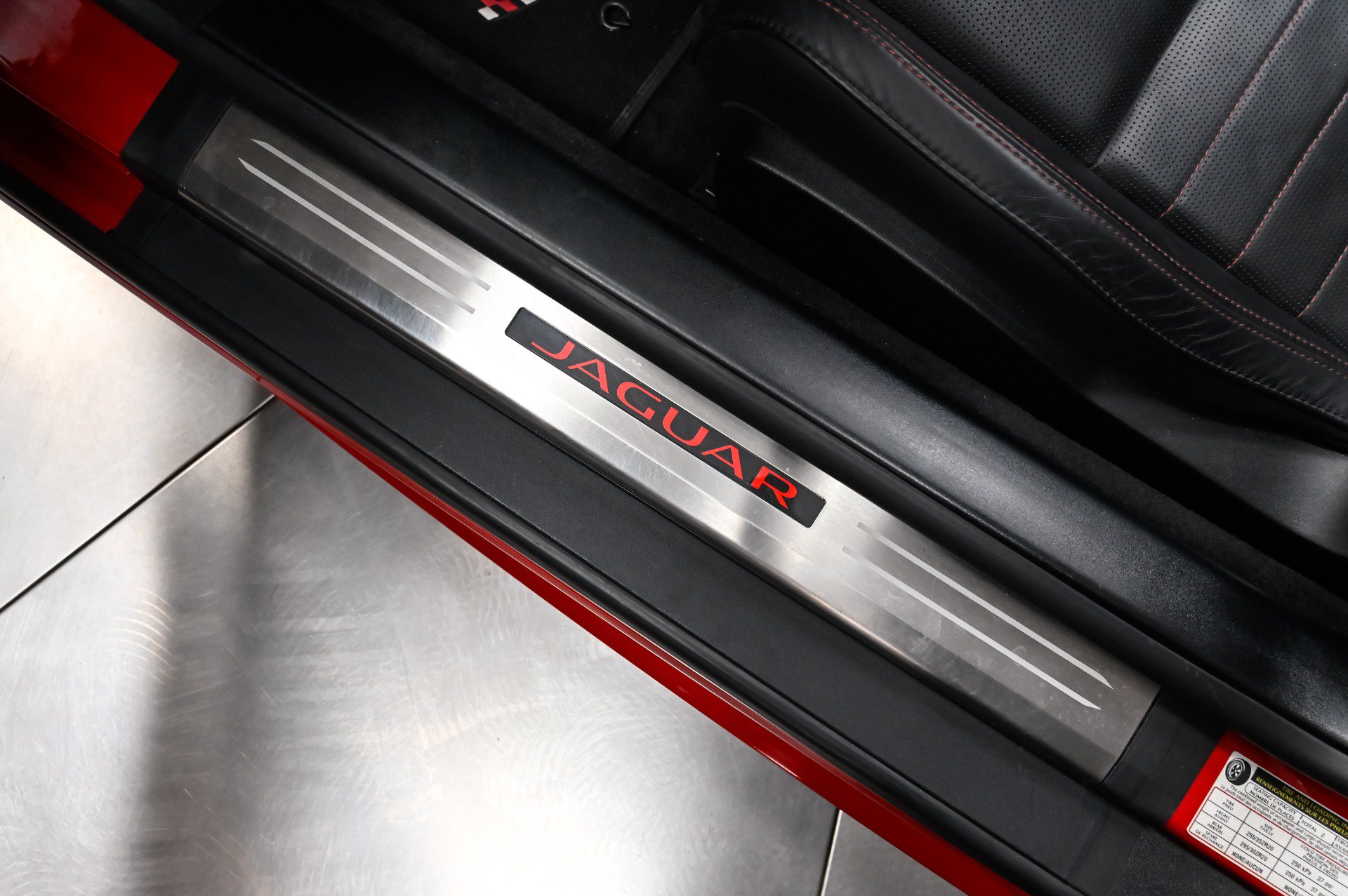 Used 2020 Jaguar F-TYPE Convertible RWD image 31