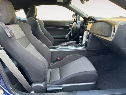 Used 2018 Toyota 86 image 15