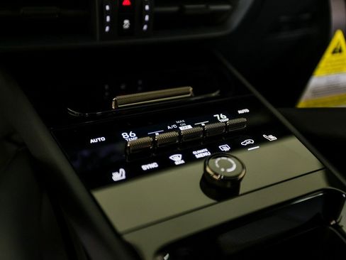 New 2026 Porsche Cayenne Turbo image 19