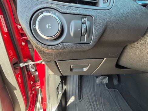Used 2020 Buick Envision Essence FWD image 22