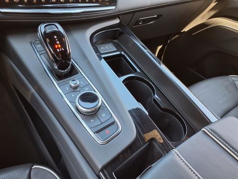 Certified 2024 Cadillac Escalade Sport image 24