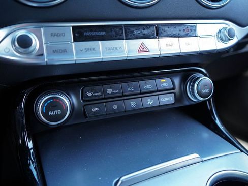 Used 2020 Kia Stinger GT2 image 23