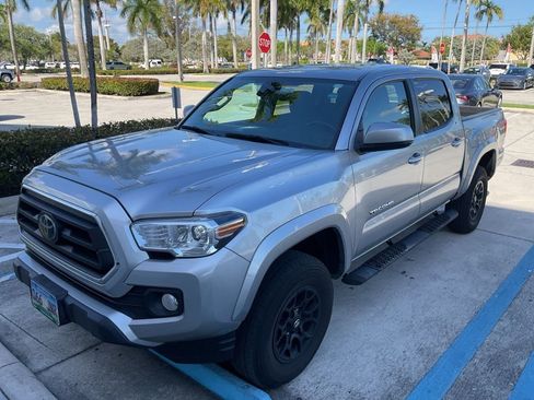 Certified 2022 Toyota Tacoma SR5 image 2