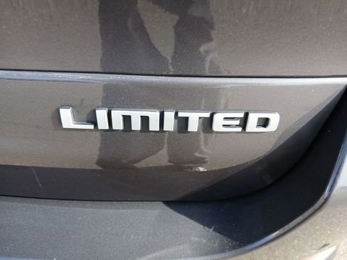 Used 2024 Jeep Grand Cherokee L Limited w/ Luxury Tech Group II image 10