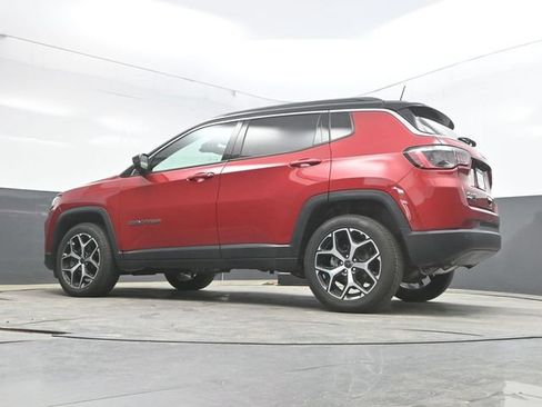 Used 2025 Jeep Compass Limited AWD/4WD image 36