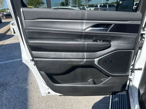 New 2025 Jeep Wagoneer Series II image 48