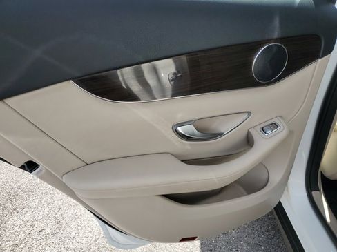 Used 2022 Mercedes-Benz GLC 300 image 17