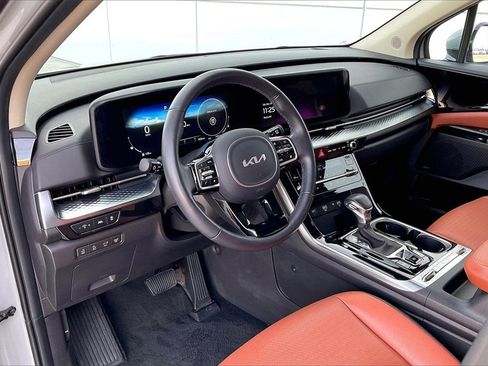 Certified 2024 Kia Carnival SX Prestige image 13