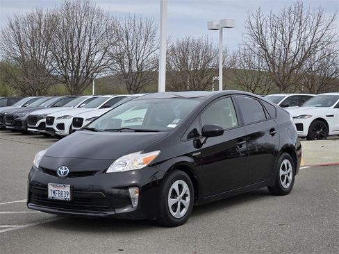 Used 2015 Toyota Prius Three image 8