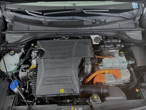 Used 2018 Kia Niro EX image 30