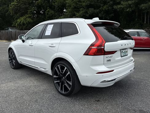 Used 2023 Volvo XC60 B5 Ultimate w/ Protection Package Premier FWD image 3