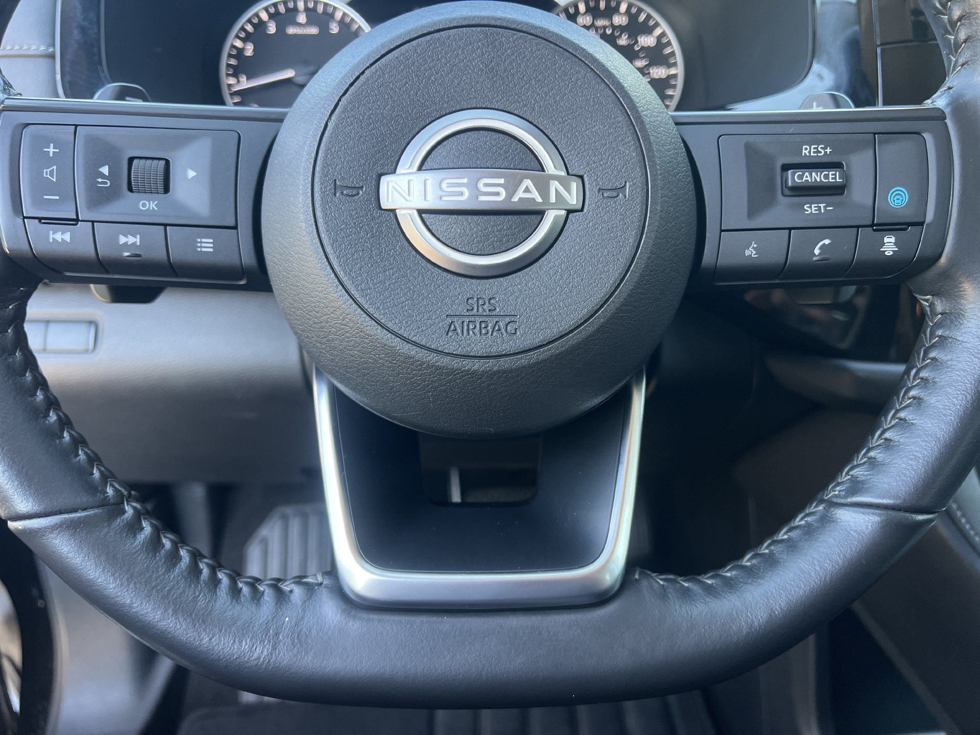 Used 2024 Nissan Pathfinder SV FWD image 9