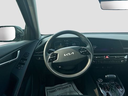 Certified 2025 Kia Niro EX FWD image 25