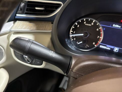 Used 2019 INFINITI QX50 Essential image 17