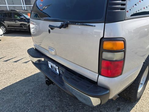 Used 2004 GMC Yukon SLE w/ Sound System Plus Package AWD/4WD image 15