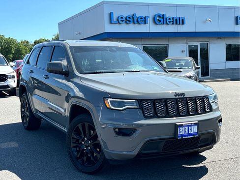 Used 2020 Jeep Grand Cherokee Altitude AWD/4WD image 29