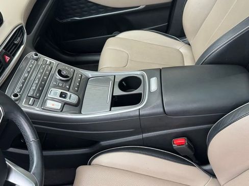 Used 2022 Hyundai Santa Fe Limited image 17