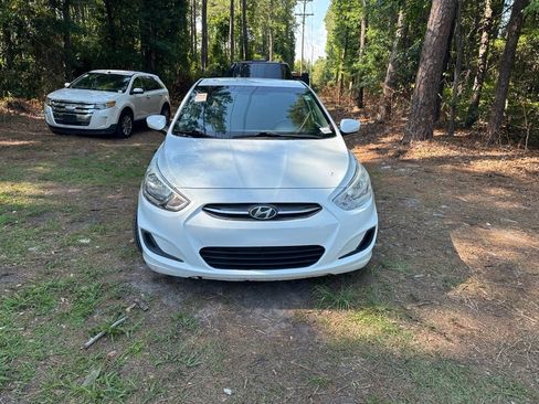Used 2017 Hyundai Accent SE FWD image 10