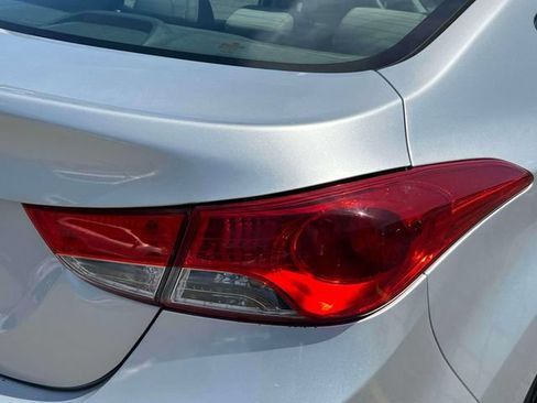 Used 2013 Hyundai Elantra GLS w/ Preferred Pkg FWD image 16