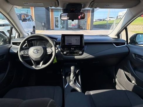 Used 2025 Toyota Corolla LE FWD image 18