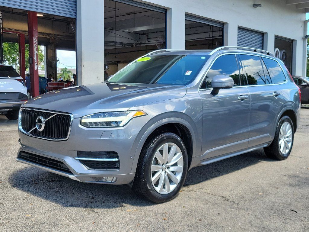 Used 2017 Volvo XC90 T6 Momentum w/ Vision Package AWD/4WD image 6