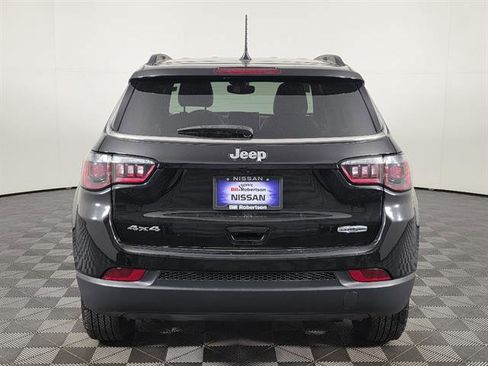 Used 2024 Jeep Compass Latitude AWD/4WD image 5