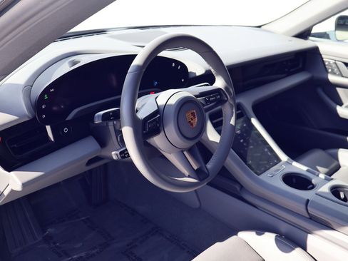 Certified 2022 Porsche Taycan image 4