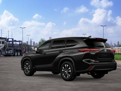 New 2026 Toyota Highlander XLE AWD/4WD image 6