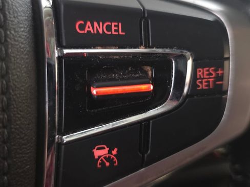 Used 2018 Mitsubishi Outlander 4WD Plug-In Hybrid image 11