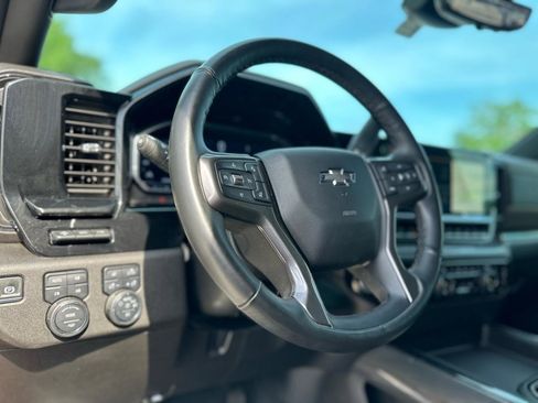 Used 2025 Chevrolet Silverado 2500 ZR2 w/ Technology Package AWD/4WD image 12