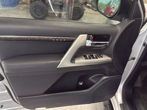 Used 2013 Toyota Land Cruiser AWD/4WD image 35