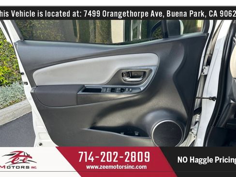 Used 2015 Toyota Yaris LE image 38